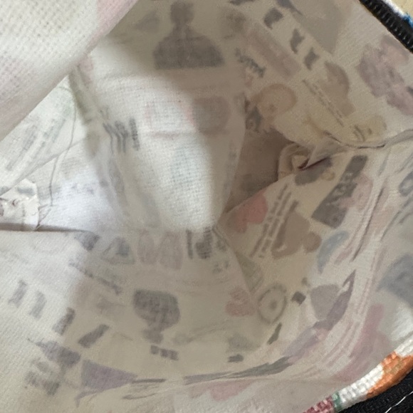 Taylor Swift Illustrated Cosmetic Bag - Multicolor - Picture 5 of 5